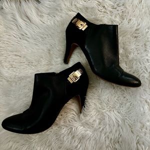 ❤️Women size 10, leather & suede booties. Vince Camuto. ❤️